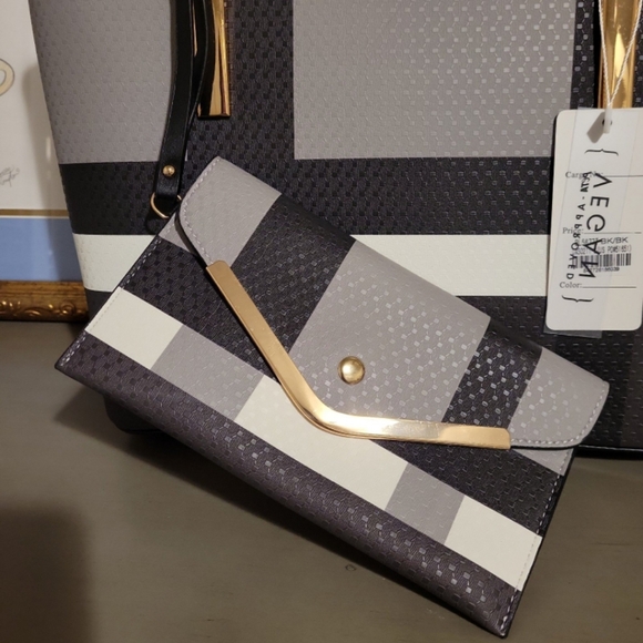 NWT 3 purse set - Picture 5 of 5